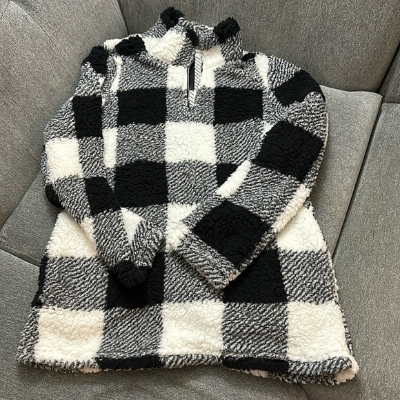 Tops - Black and White Plaid Sherpa Sweater Size L
